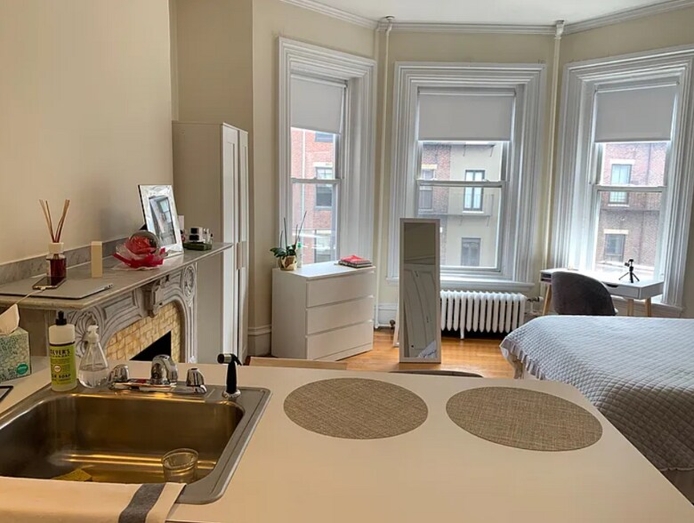 Primary Photo - 307 Beacon St
