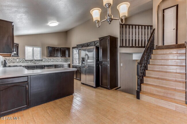 Building Photo - 4352 Loma De Brisas Dr