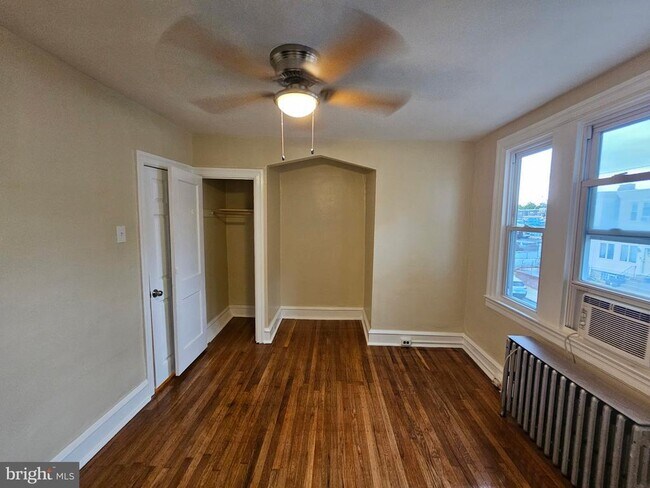 Building Photo - 4008 Gilham St
