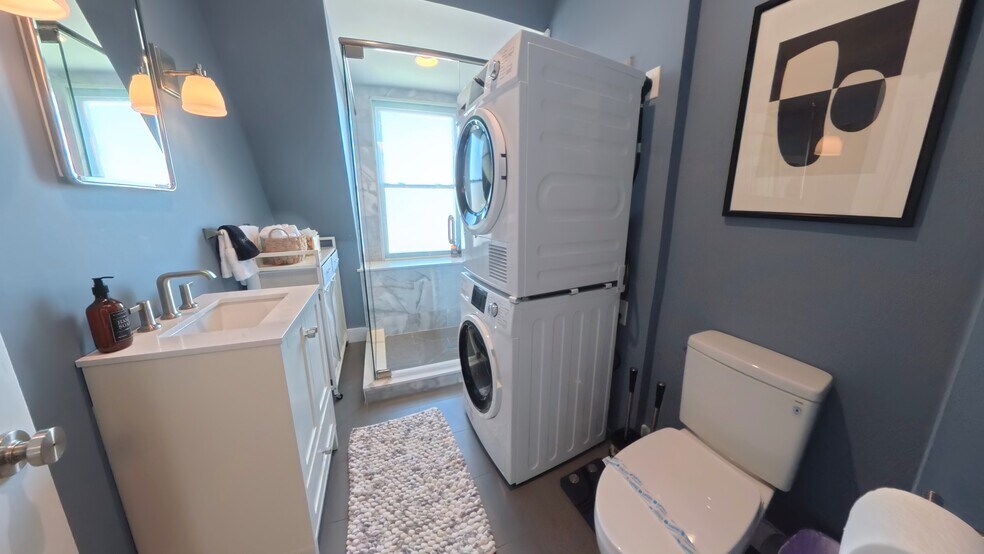 Building Photo - 137 Walnut St