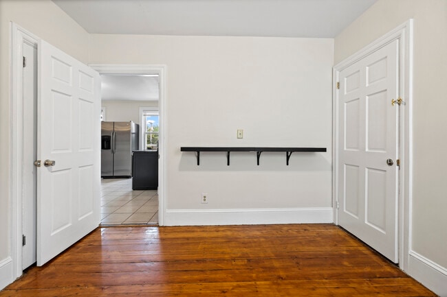 Building Photo - 465 W Fountain St