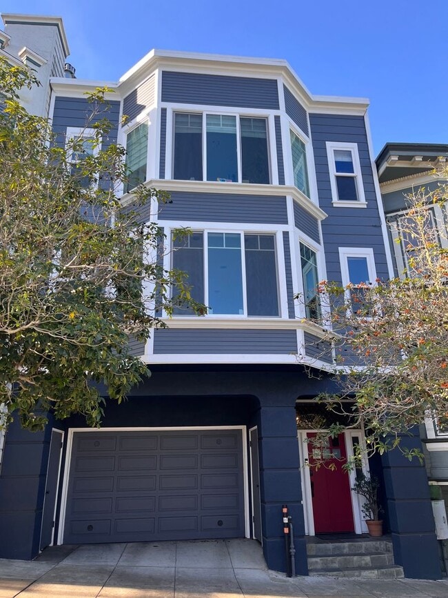 Building Photo - 1265 2nd Ave