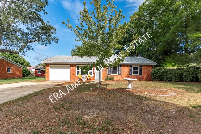 Building Photo - 305 Meggs Dr NE