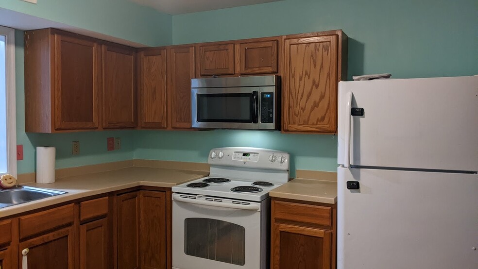 Kitchen A - 46824 Flower Dr