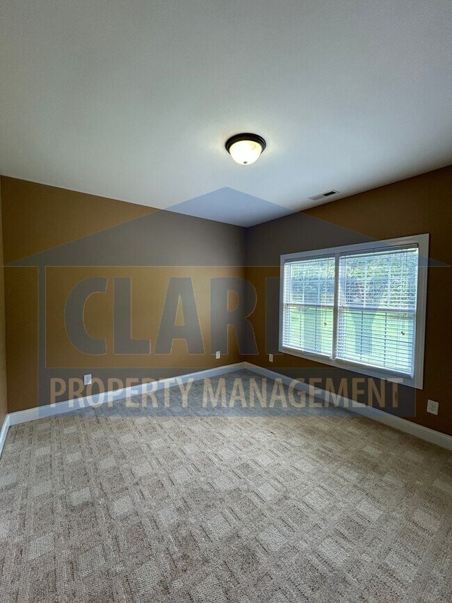 Building Photo - 165 Mill Creek Trail NE