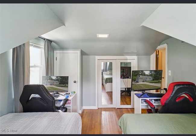 Building Photo - 2353 W Hedgewood Dr