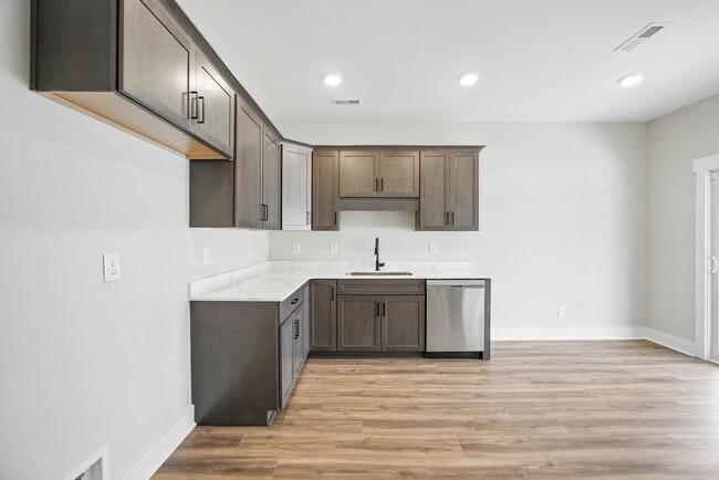 Building Photo - 4 Bedroom Pet Friendly Home For Rent Near ...