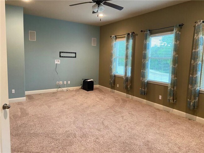 Building Photo - 3216 Herradura Dr