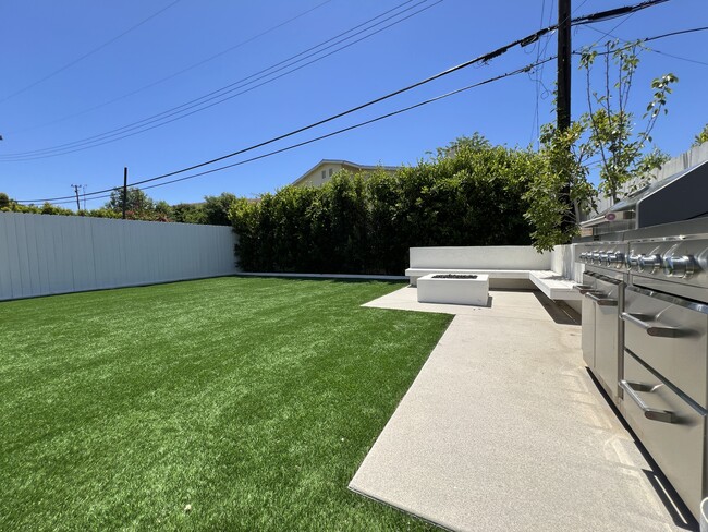 Building Photo - 1863 Burleson Ave