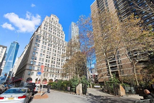 Building Photo - Southbridge Towers