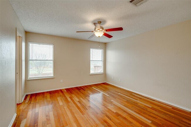 Building Photo - 3807 Eagles Nest St