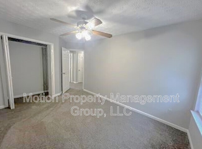 Building Photo - 5556 Pineridge Ct