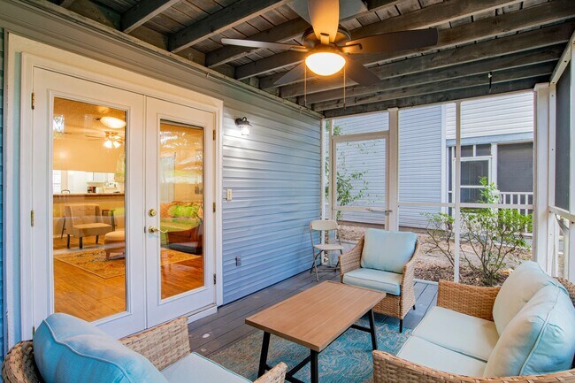 Building Photo - Lovely Ground-Floor Condo with Patio Near Airport