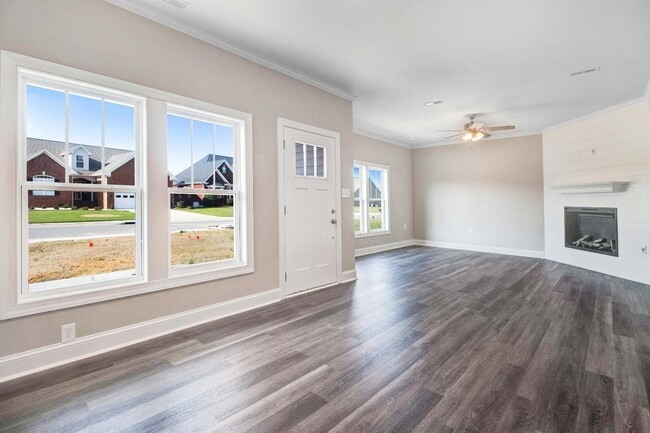 Building Photo - 106 Kingston Cir