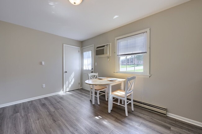 Building Photo - 131 Highview Dr