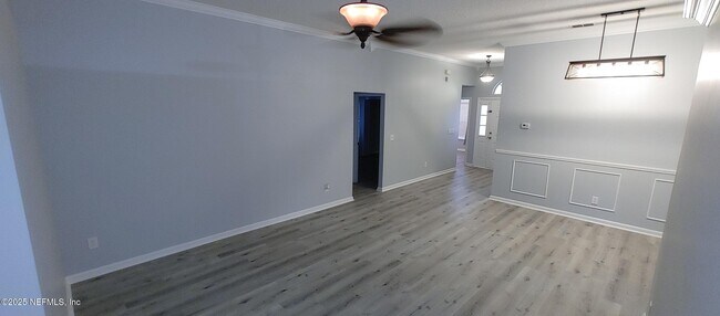 Building Photo - 2155 S Cranbrook Ave