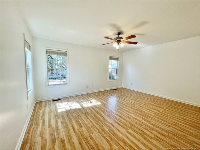 Building Photo - 332 Juno Dr