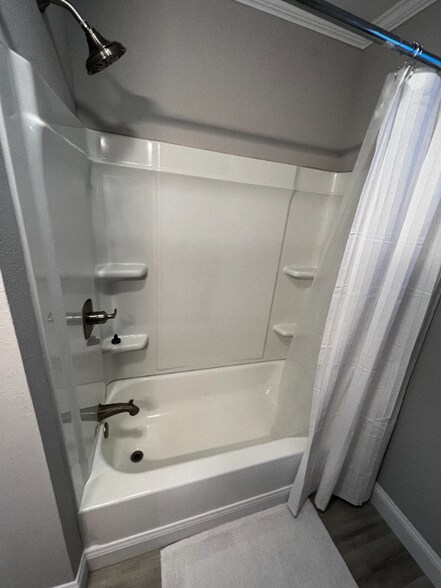 Building Photo - 1477 E Lindberg St