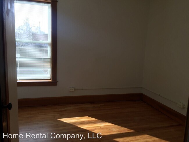 Building Photo - 1448-1450 Lake Dr SE