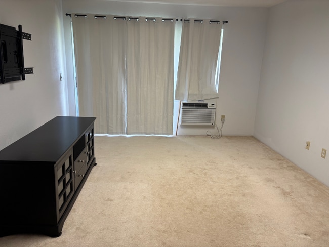 Building Photo - 94-626-626 Lumiaina St