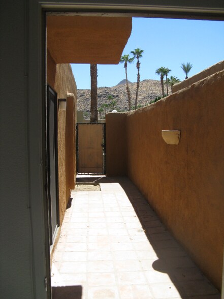 Building Photo - 2451 S Birdie Way