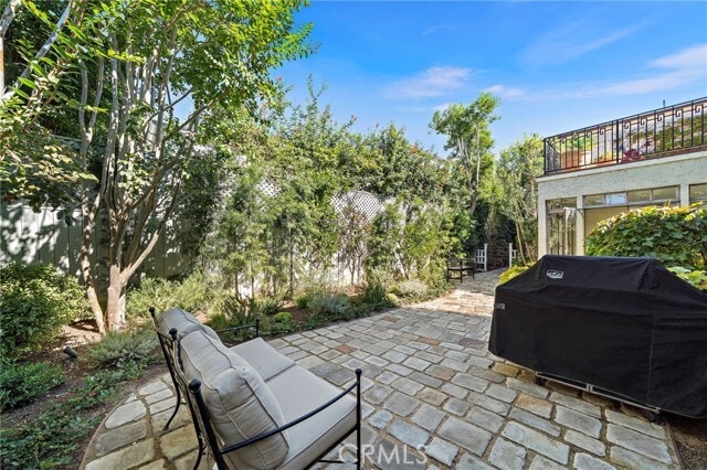 Building Photo - 464 Holly St