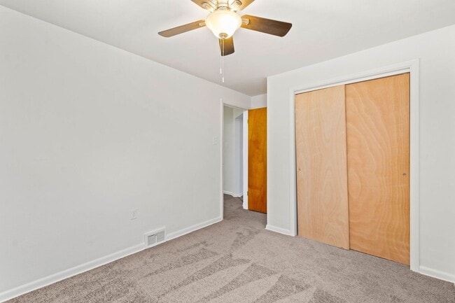 Building Photo - AVAILABLE APRIL 1ST! RENOVATED 3-bedroom!