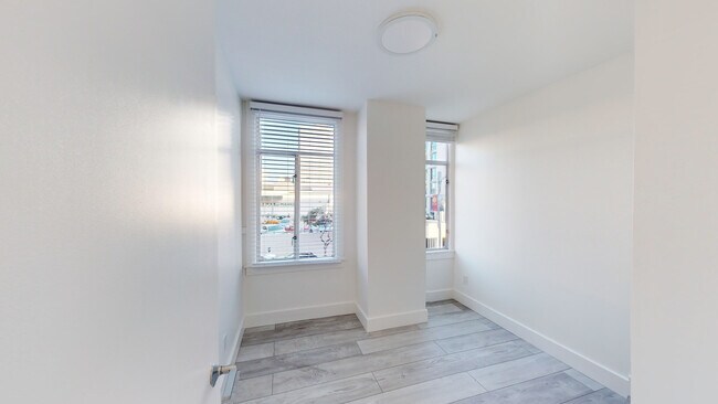 Building Photo - 1801 California St