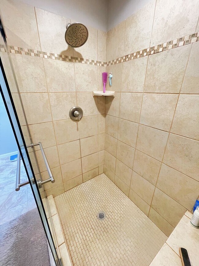 Building Photo - 13209 Lantern Hollow Dr
