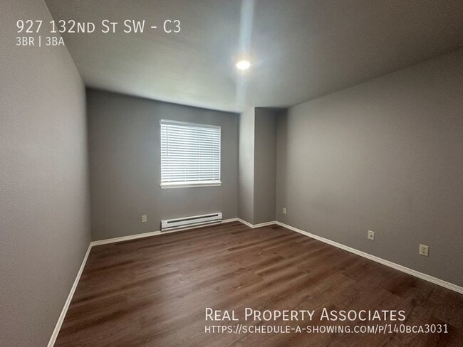 Building Photo - 927 132nd St SW