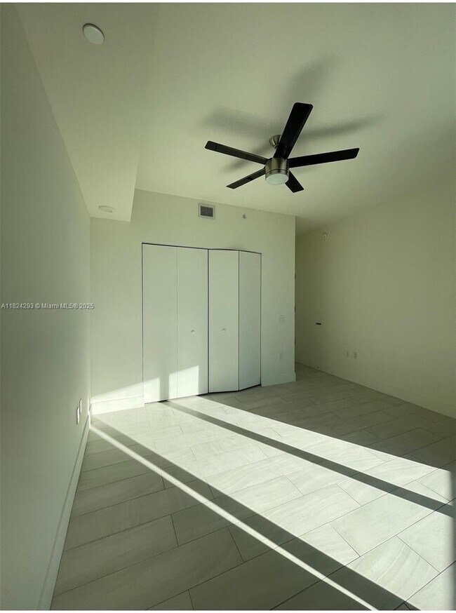 Building Photo - 2000 Metropica Wy