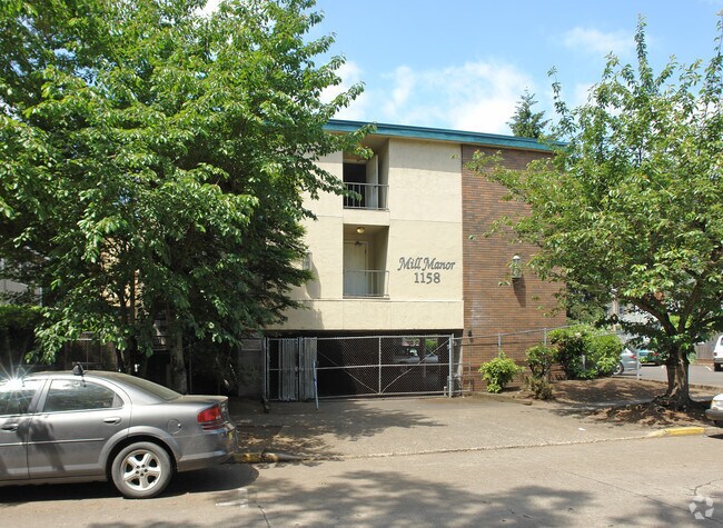 Building Photo - Mill Manor
