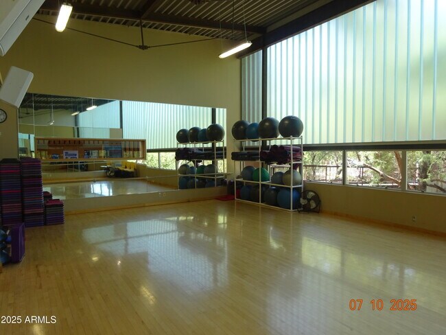 Building Photo - 10278 E Blanche Dr