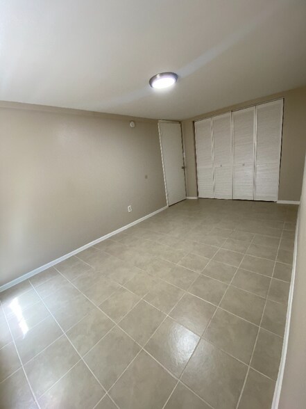 Building Photo - 904 Tulane St