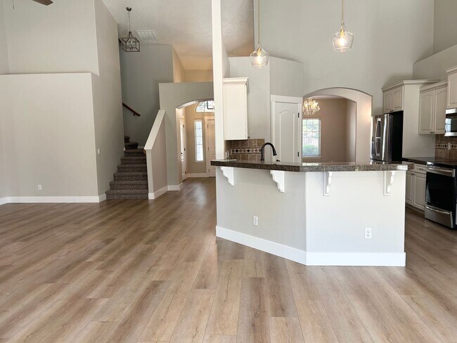 Building Photo - Lochsa Falls 5 Bedroom Home with Private B...