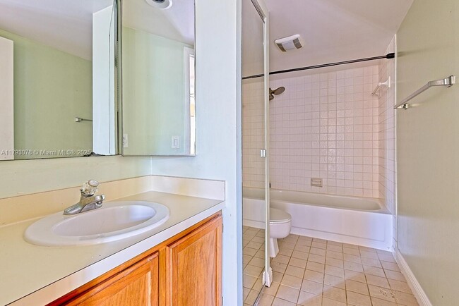 Building Photo - 2585 Garden Ct