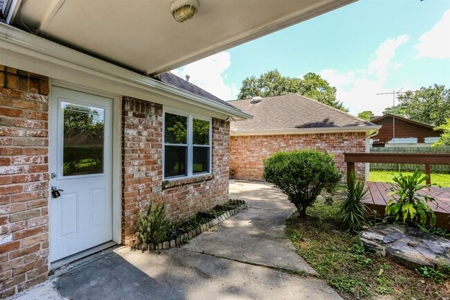 Building Photo - 8215 Wimbledon Ln