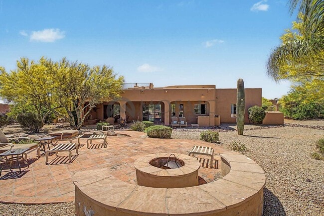 Building Photo - 14006 E Mark Ln