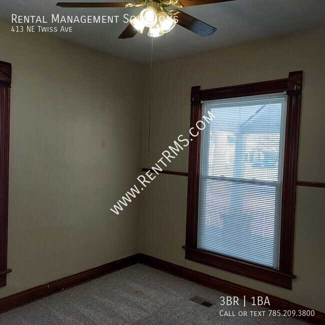 Building Photo - 413 NE Twiss Ave