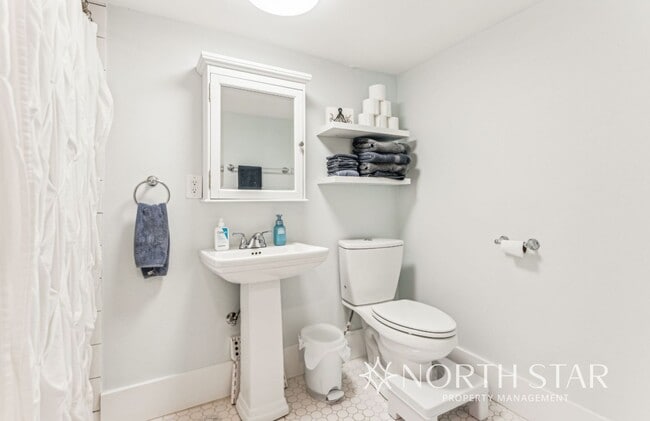 Building Photo - Beautifully Remodeled Classic Craftsman in Prime Portland Location