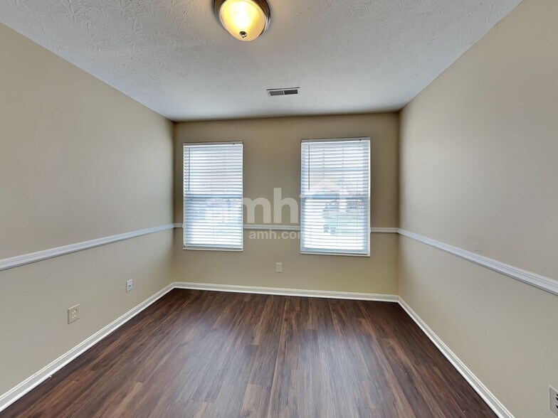 Building Photo - 6530 N Andover Way