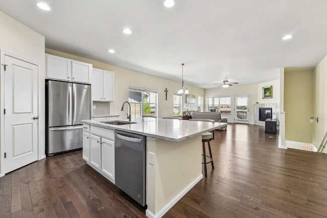 Building Photo - 7956 S Grand Baker Way
