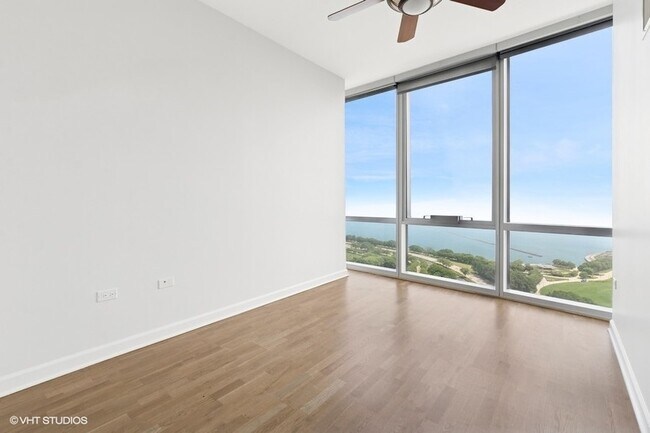 Building Photo - 1211 S Prairie Ave