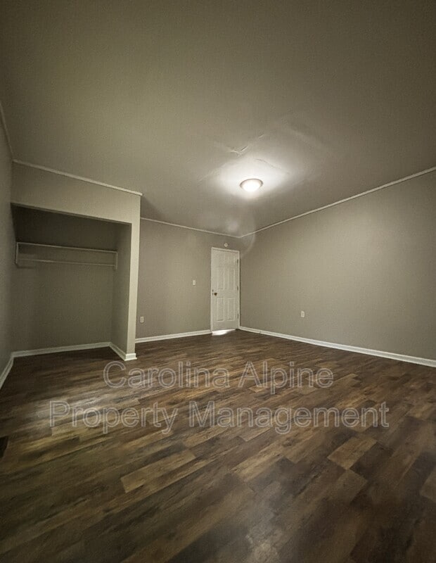 Building Photo - 1601 Collinston Dr