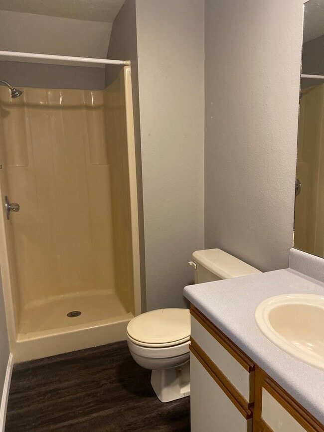 Building Photo - 2 bedroom 2 bath Loft Apartment Branson MO...