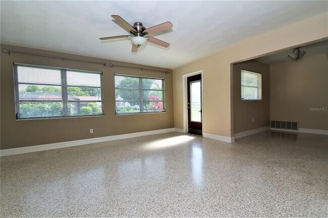 Building Photo - 6611 Colonial Dr