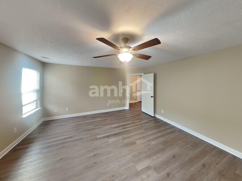 Building Photo - 3028 Bluffhollow Gap