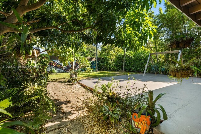 Building Photo - 1333 SW 16th St