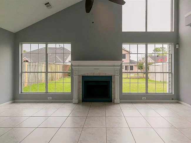 Building Photo - 2103 Whirlaway Dr