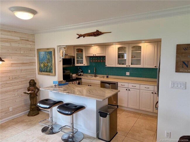 Building Photo - 1357 NE Ocean Blvd